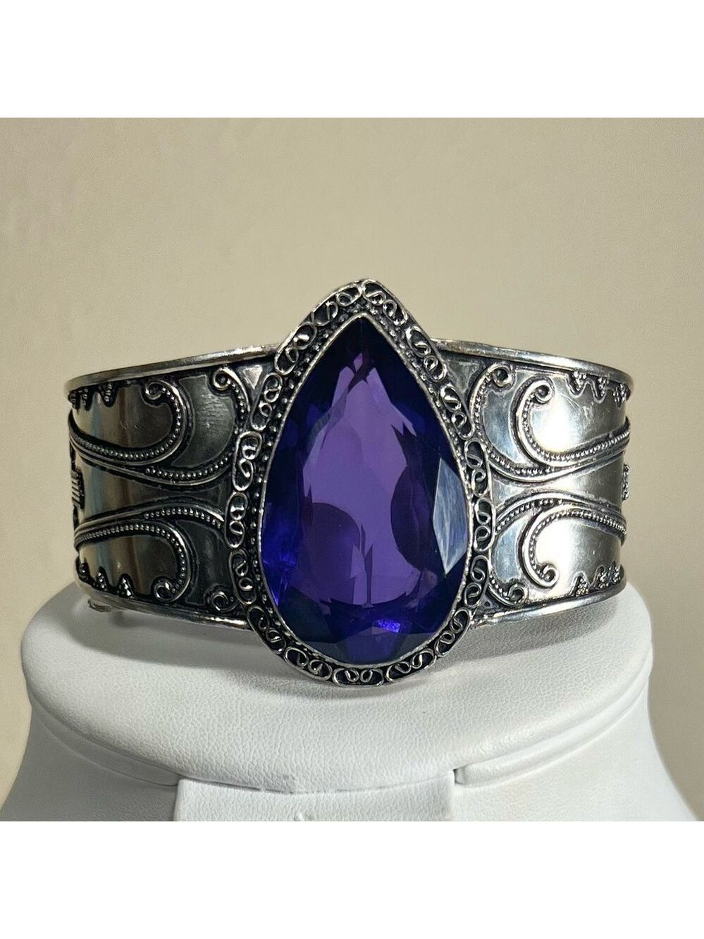 Vintage Style Amethyst 925 Synthetic Gemstone Bangle